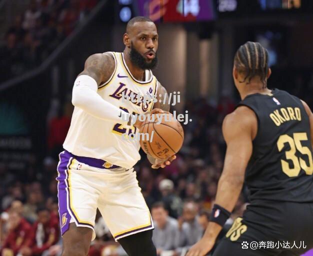 NBA季后赛次轮战罢，球队表现抢眼