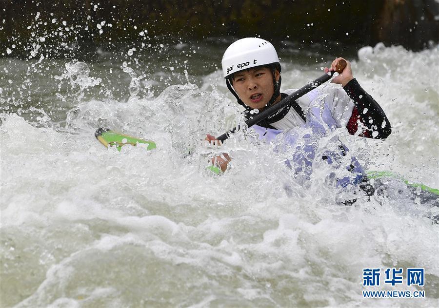 田径项目再现壮举，选手逆风破浪夺冠