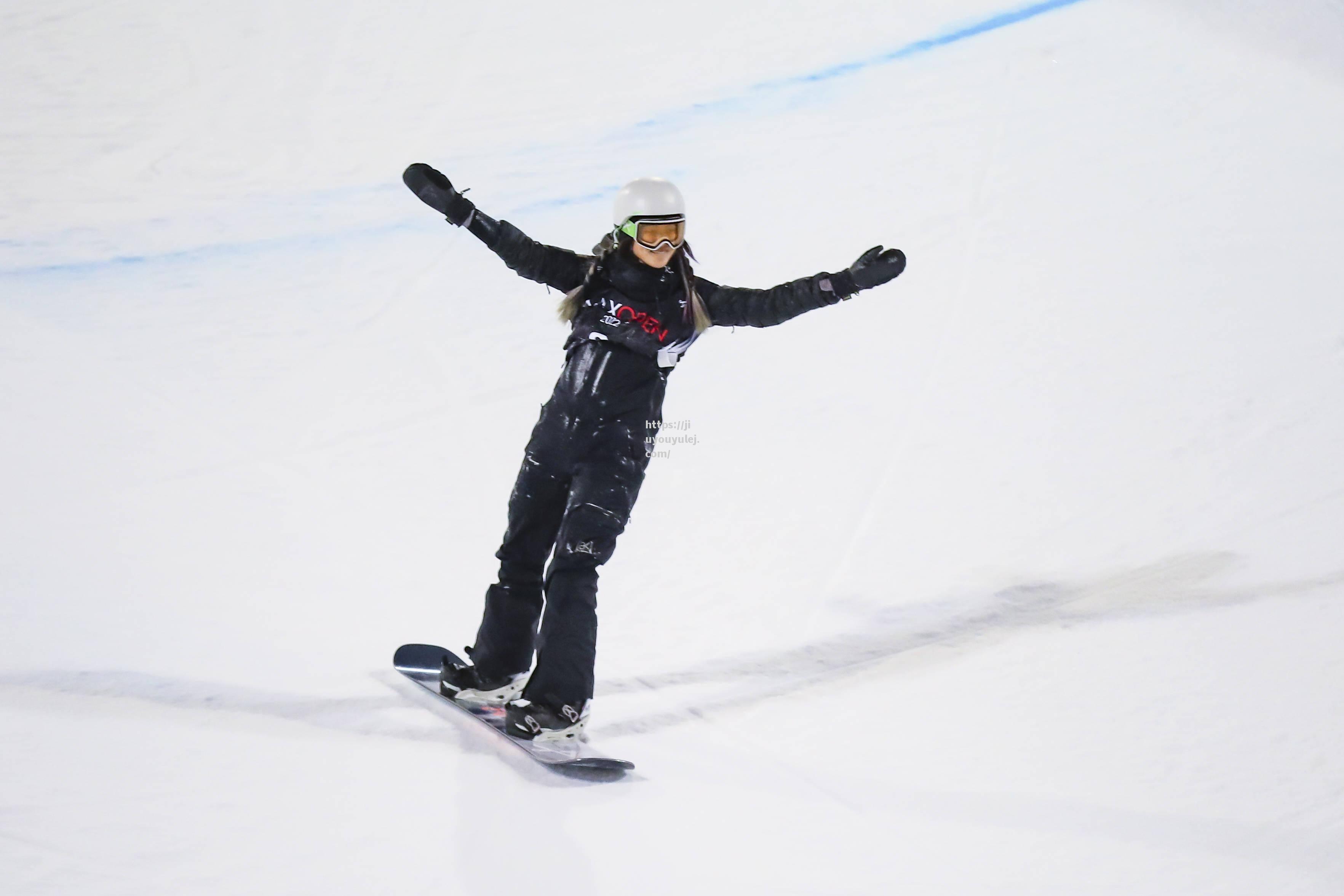 法国选手表现出色夺得滑板滑雪奖牌